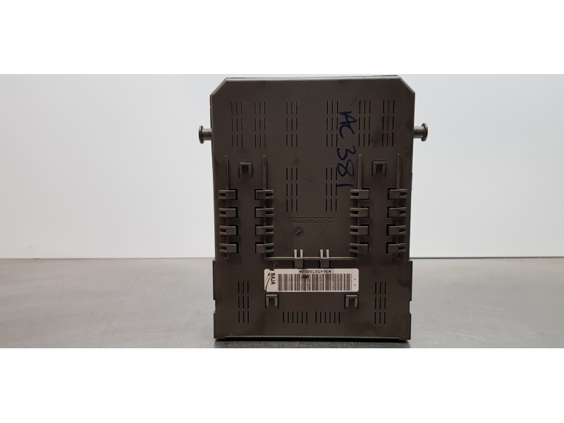 Recambio de caja reles / fusibles para citroen c5 berlina 2.0 hdi 90 x referencia OEM IAM 9645030080  