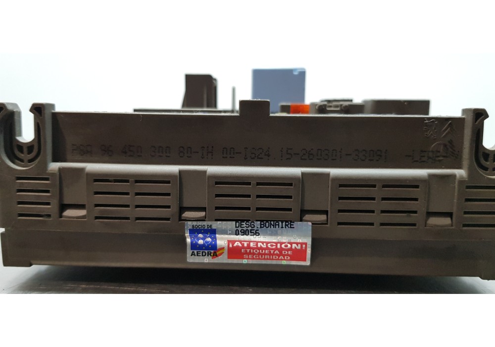 Recambio de caja reles / fusibles para citroen c5 berlina 2.0 hdi 90 x referencia OEM IAM 9645030080  