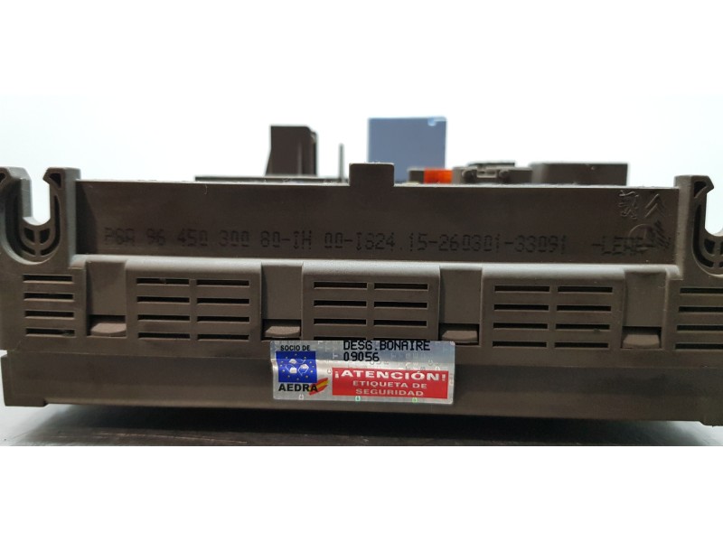 Recambio de caja reles / fusibles para citroen c5 berlina 2.0 hdi 90 x referencia OEM IAM 9645030080  