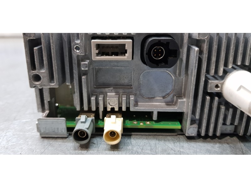 Recambio de sistema audio / radio cd para citroen c4 picasso seduction referencia OEM IAM 9810485780  