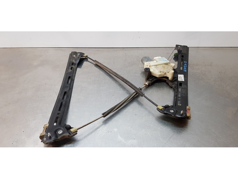 Recambio de elevalunas delantero derecho para citroen c4 picasso seduction referencia OEM IAM 9675924680  