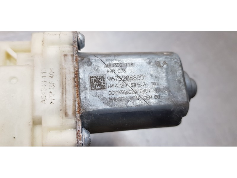 Recambio de elevalunas delantero derecho para citroen c4 picasso seduction referencia OEM IAM 9675924680  