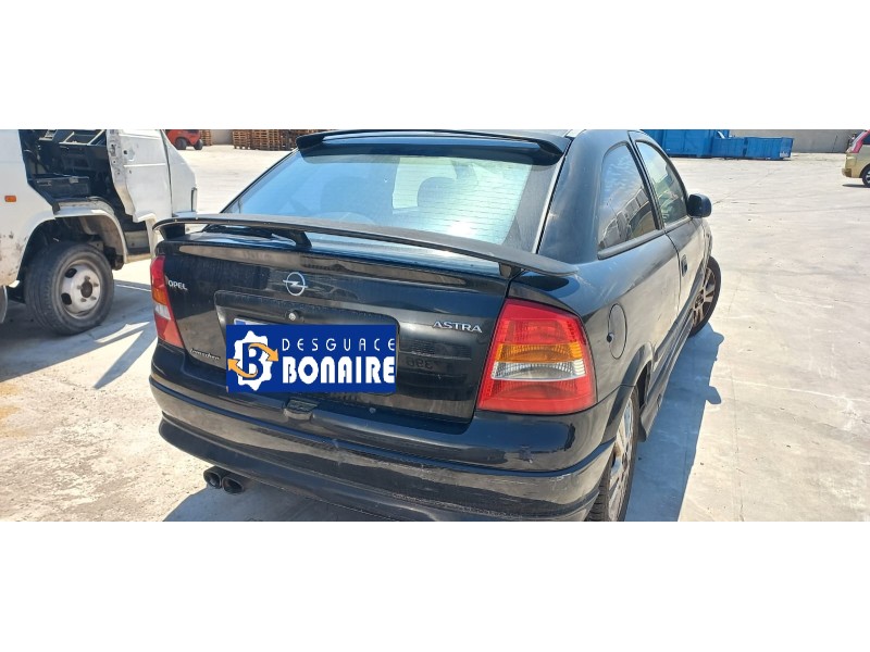 opel astra g berlina del año 2002