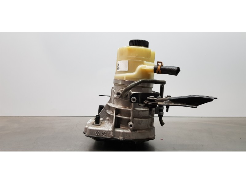 Recambio de bomba direccion para nissan primastar cerrada referencia OEM IAM 491108485R  