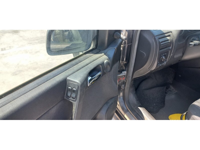 opel astra g berlina del año 2002