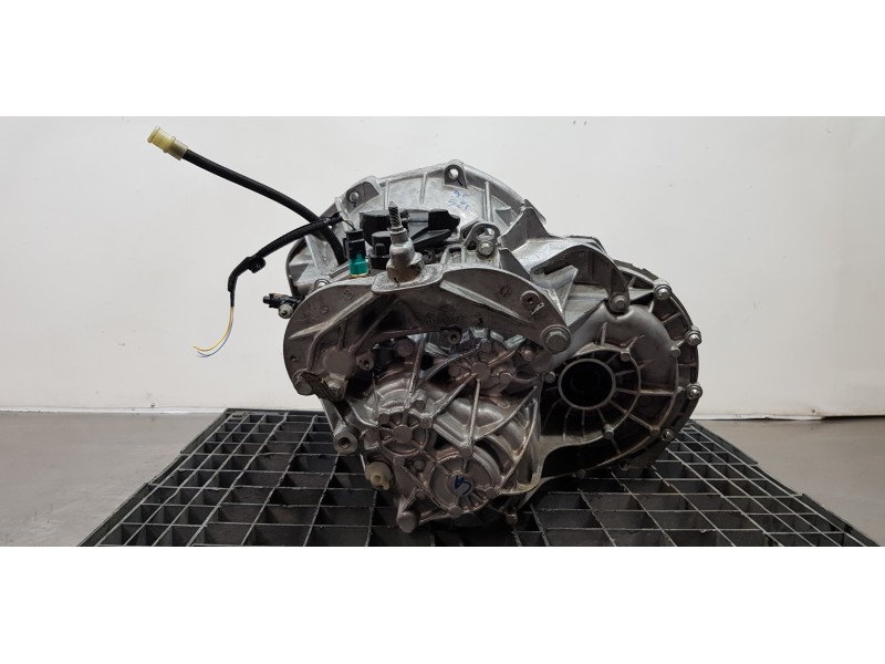 Recambio de caja cambios para nissan primastar cerrada referencia OEM IAM PF6082  