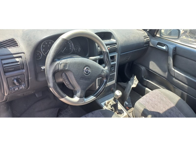 opel astra g berlina del año 2002