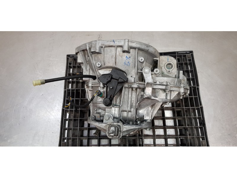 Recambio de caja cambios para nissan primastar cerrada referencia OEM IAM PF6082  