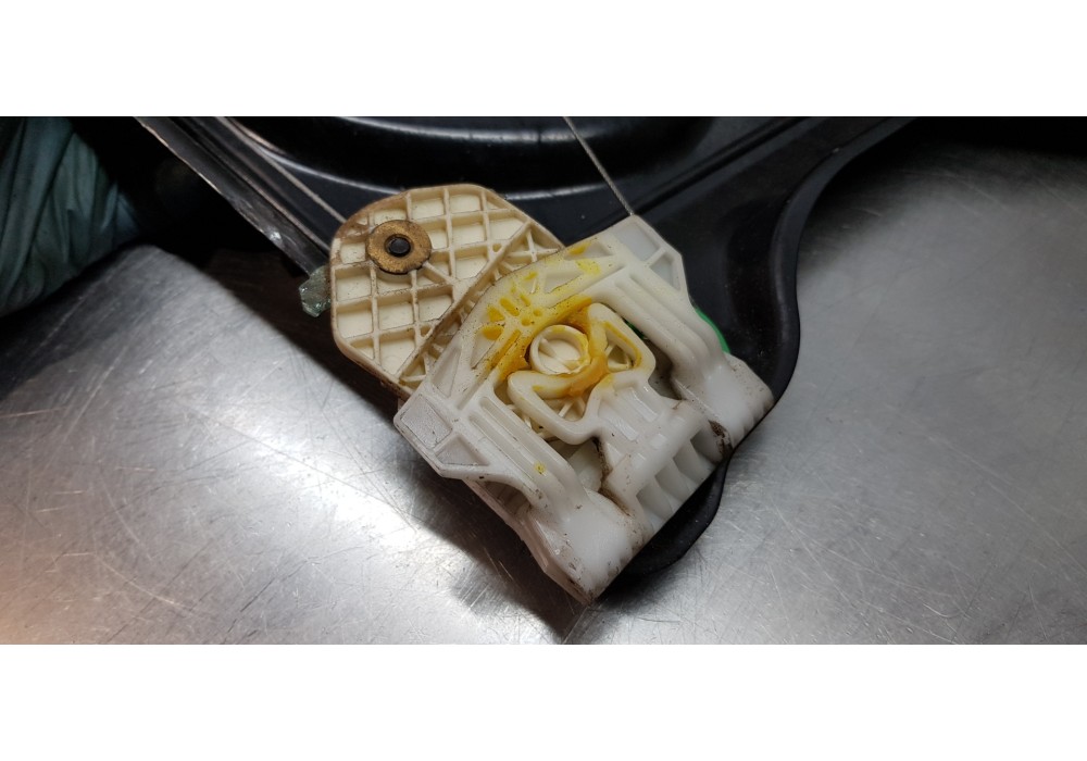 Recambio de elevalunas delantero derecho para land rover range rover sport v6 td se referencia OEM IAM CUH500240 7H2223200CC CUR