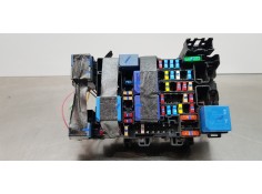 Recambio de caja reles / fusibles para nissan primastar cerrada referencia OEM IAM 243800453R  