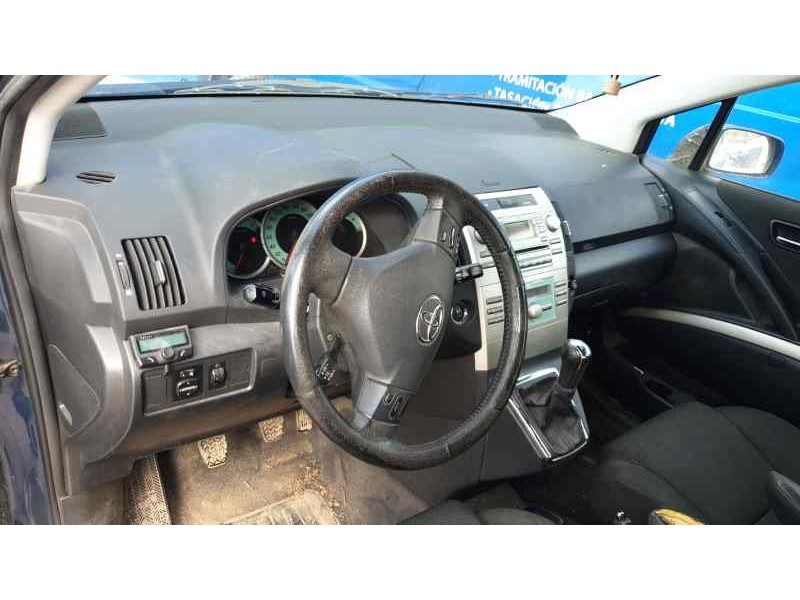 toyota corolla verso (r1) del año 2005