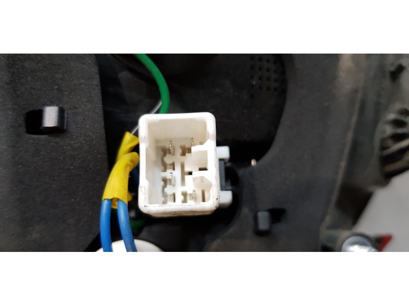 Recambio de piloto trasero derecho interior para kia carens ( ) attract referencia OEM IAM 92404A4020  