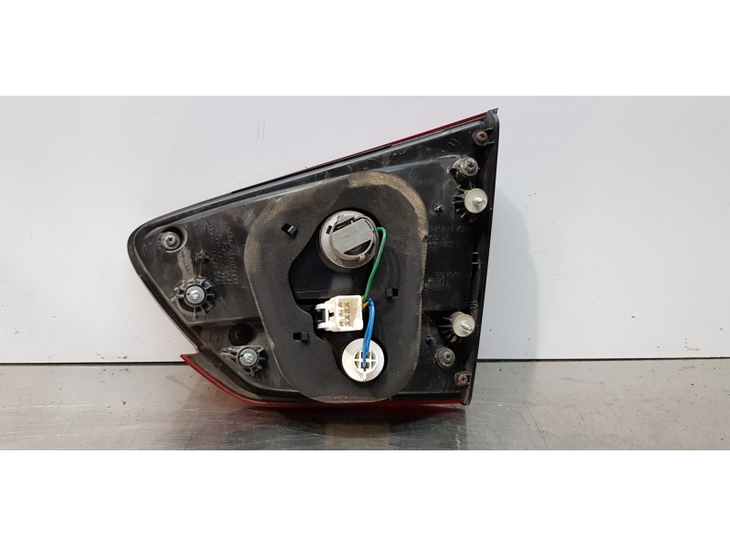 Recambio de piloto trasero izquierdo interior para kia carens ( ) attract referencia OEM IAM 92403A4020  