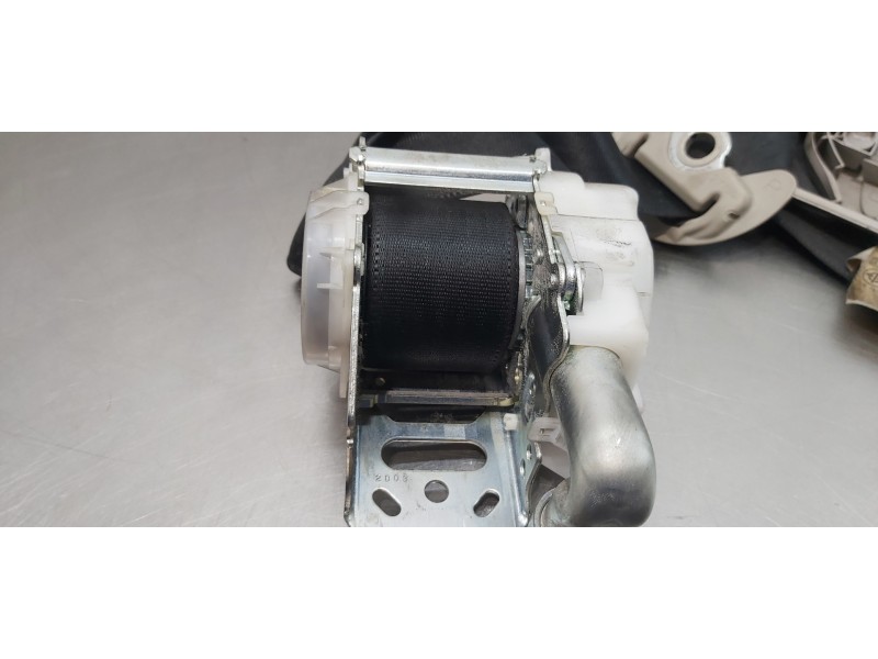 Recambio de cinturon seguridad delantero derecho para toyota prius (nhw30) eco referencia OEM IAM 7321047143B3   Recambio de cinturon seguridad delantero derecho para toyota prius (nhw30) eco referencia OEM IAM 7321047143B3