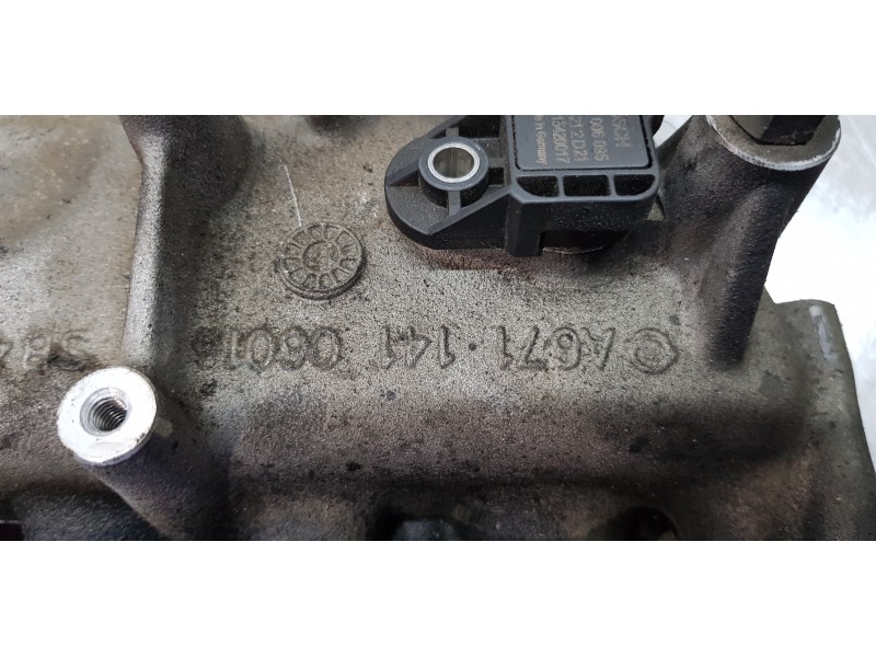 Recambio de colector admision para ssangyong rodius xdi limited referencia OEM IAM A6711410601  