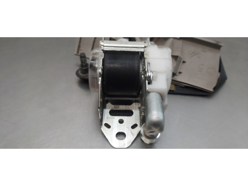 Recambio de cinturon seguridad delantero izquierdo para toyota prius (nhw30) eco referencia OEM IAM 7322047113B2  
