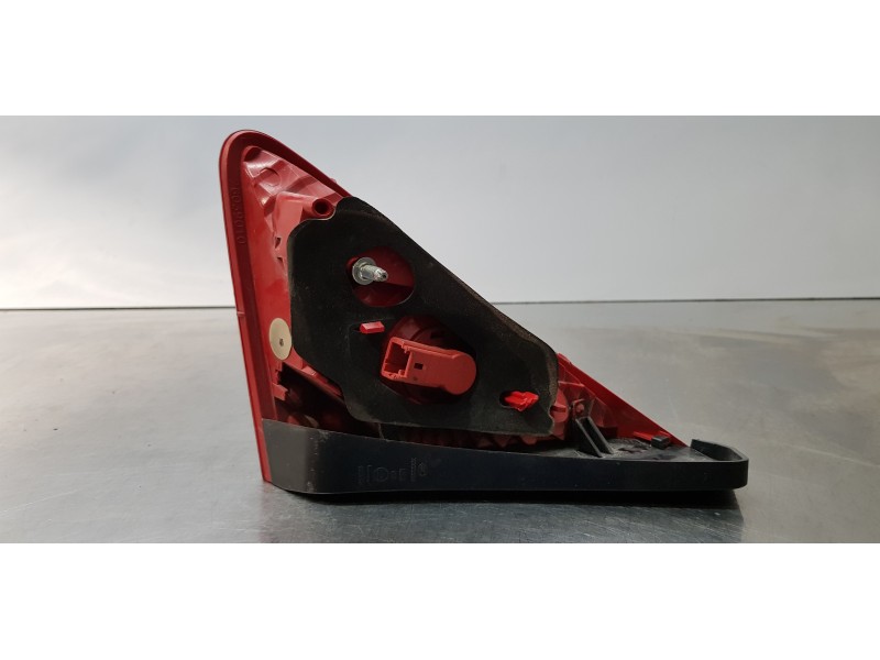 Recambio de piloto trasero izquierdo interior para peugeot 3008 sport pack referencia OEM IAM 9683461080   Recambio de piloto trasero izquierdo interior para peugeot 3008 sport pack referencia OEM IAM 9683461080