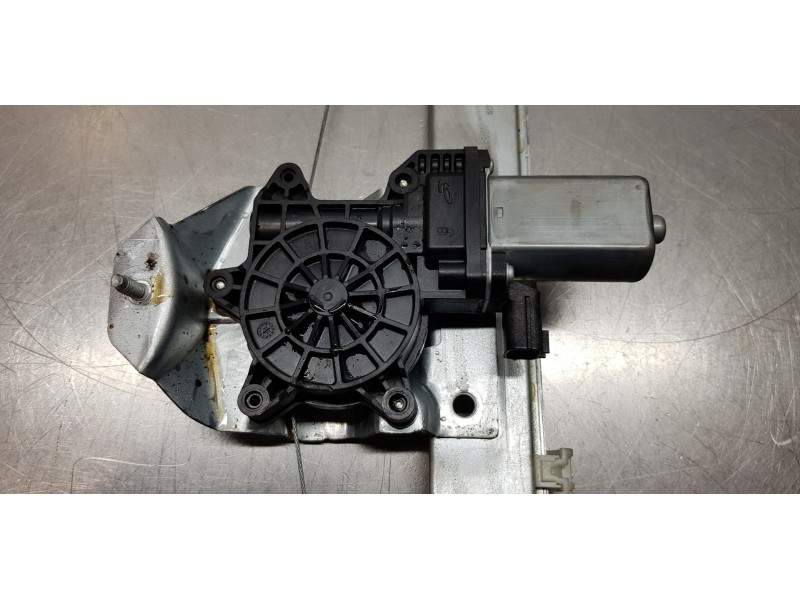 Recambio de elevalunas delantero derecho para nissan primastar cerrada referencia OEM IAM 8070000Q1A  