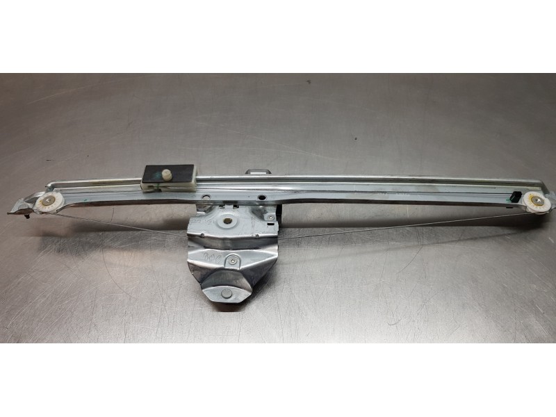 Recambio de elevalunas delantero derecho para nissan primastar cerrada referencia OEM IAM 8070000Q1A  