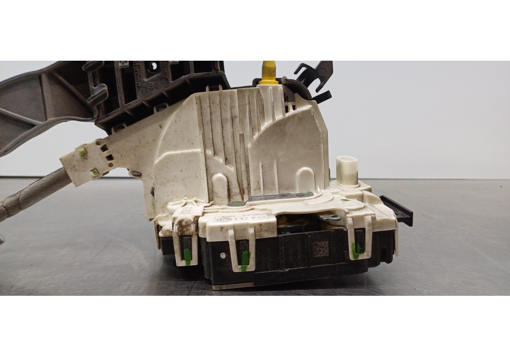 Recambio de cerradura puerta delantera izquierda para mercedes clase b (w246) b 200 cdi be (246.201) referencia OEM IAM A1667200