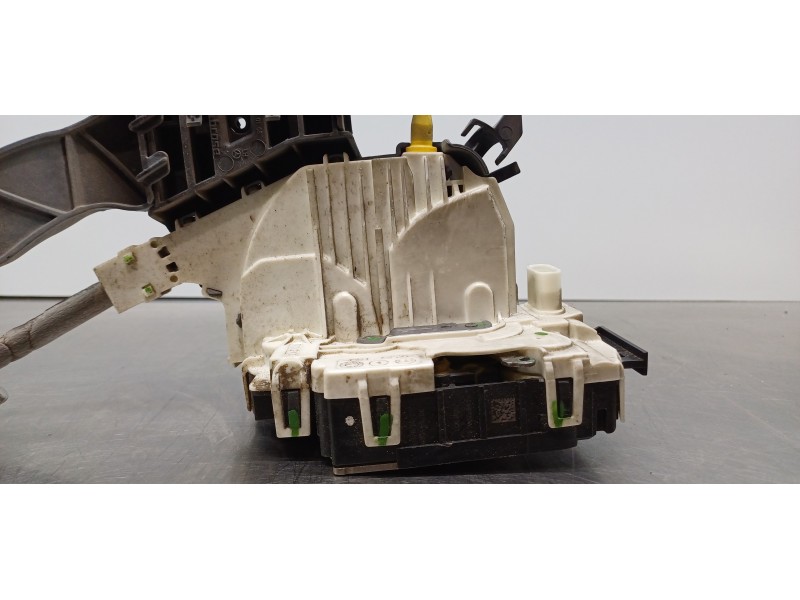 Recambio de cerradura puerta delantera izquierda para mercedes clase b (w246) b 200 cdi be (246.201) referencia OEM IAM A1667200