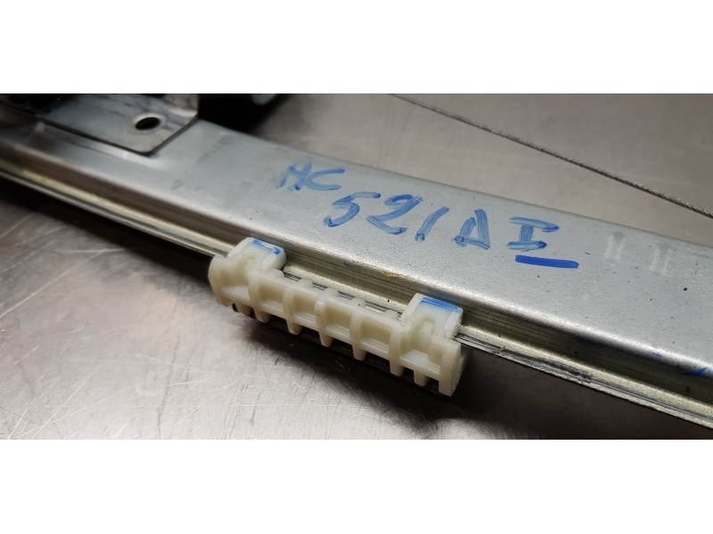 Recambio de elevalunas delantero izquierdo para nissan primastar cerrada referencia OEM IAM 8070100Q1A  