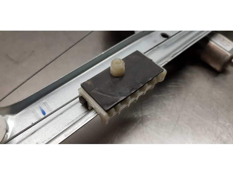 Recambio de elevalunas delantero izquierdo para nissan primastar cerrada referencia OEM IAM 8070100Q1A  