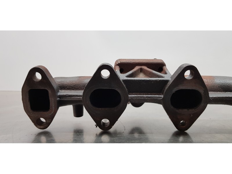 Recambio de colector escape para ssangyong rodius xdi limited referencia OEM IAM A6711421001  