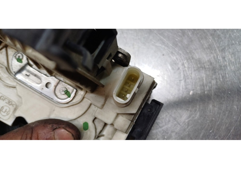 Recambio de cerradura puerta delantera izquierda para mercedes clase b (w246) b 200 cdi be (246.201) referencia OEM IAM A1667200