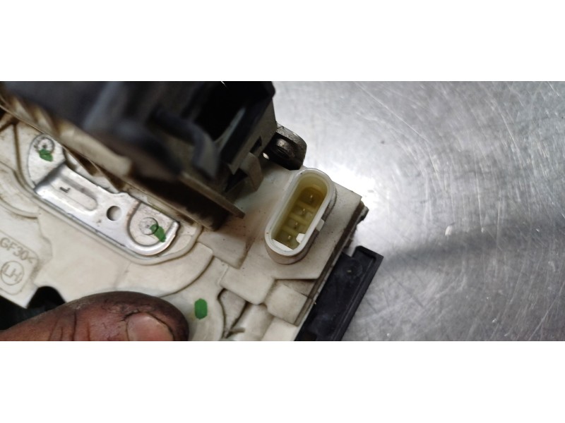 Recambio de cerradura puerta delantera izquierda para mercedes clase b (w246) b 200 cdi be (246.201) referencia OEM IAM A1667200