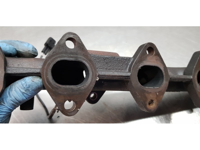 Recambio de colector escape para ssangyong rodius xdi limited referencia OEM IAM A6711421001  