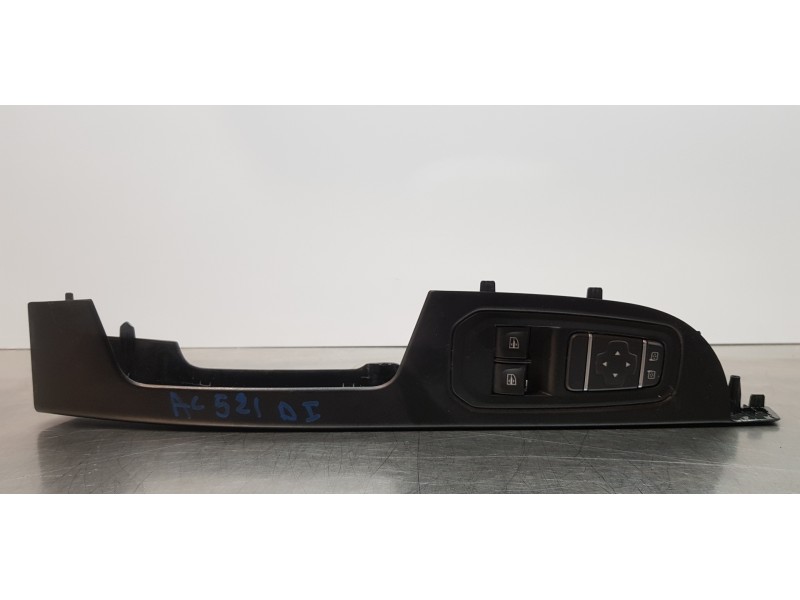 Recambio de mando elevalunas delantero izquierdo para nissan primastar cerrada referencia OEM IAM 255700068R  