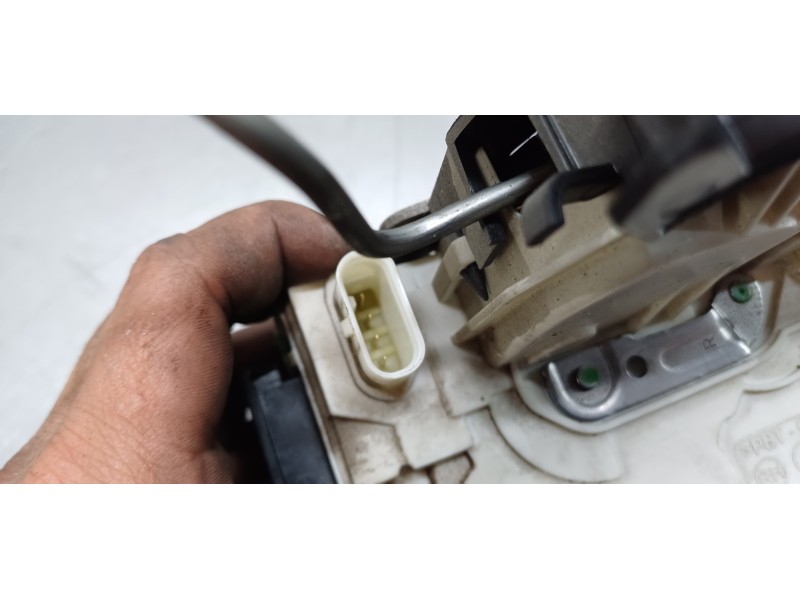 Recambio de cerradura puerta trasera derecha para mercedes clase b (w246) b 200 cdi be (246.201) referencia OEM IAM A1667200435 