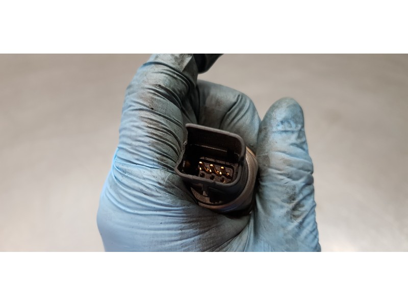 Recambio de rampa inyectora para ssangyong rodius xdi limited referencia OEM IAM A6720700095  