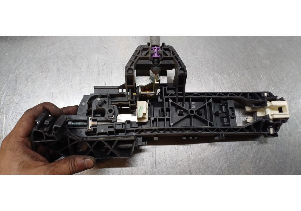 Recambio de cerradura puerta trasera derecha para mercedes clase b (w246) b 200 cdi be (246.201) referencia OEM IAM A1667200435 