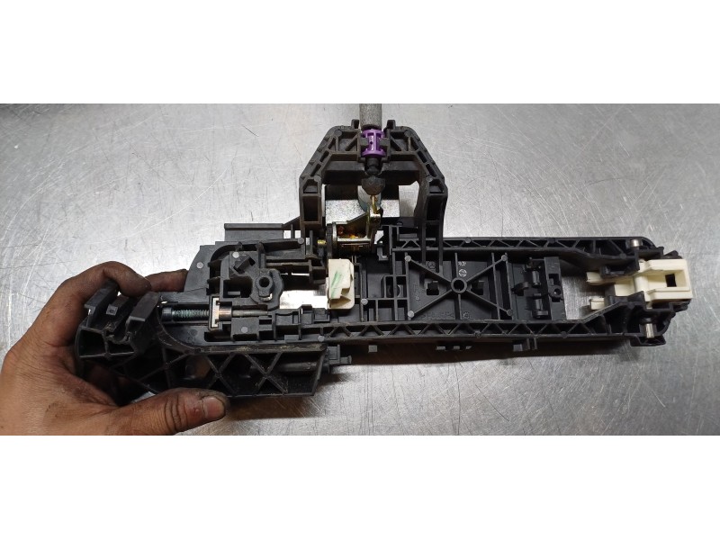 Recambio de cerradura puerta trasera derecha para mercedes clase b (w246) b 200 cdi be (246.201) referencia OEM IAM A1667200435 