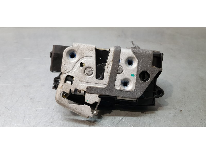 Recambio de cerradura puerta trasera derecha para ford ecosport trend referencia OEM IAM CN15A264A26DD  