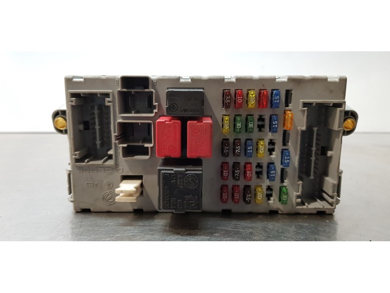 Recambio de caja reles / fusibles para fiat punto berlina (188) 1.2 8v active referencia OEM IAM 46552681  