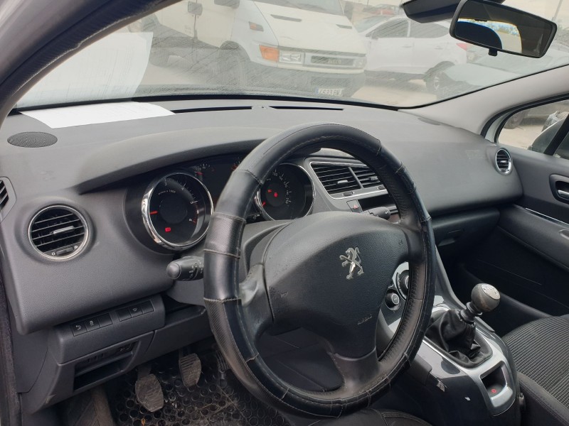 peugeot 5008 del año 2009