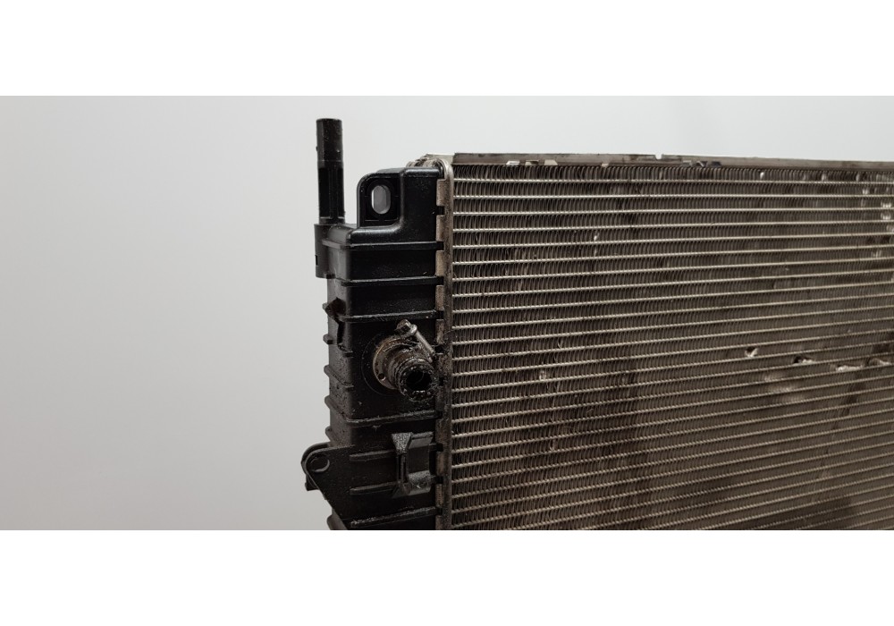 Recambio de radiador agua para land rover range rover sport v6 td se referencia OEM IAM PCC500560 7H328T000DA 