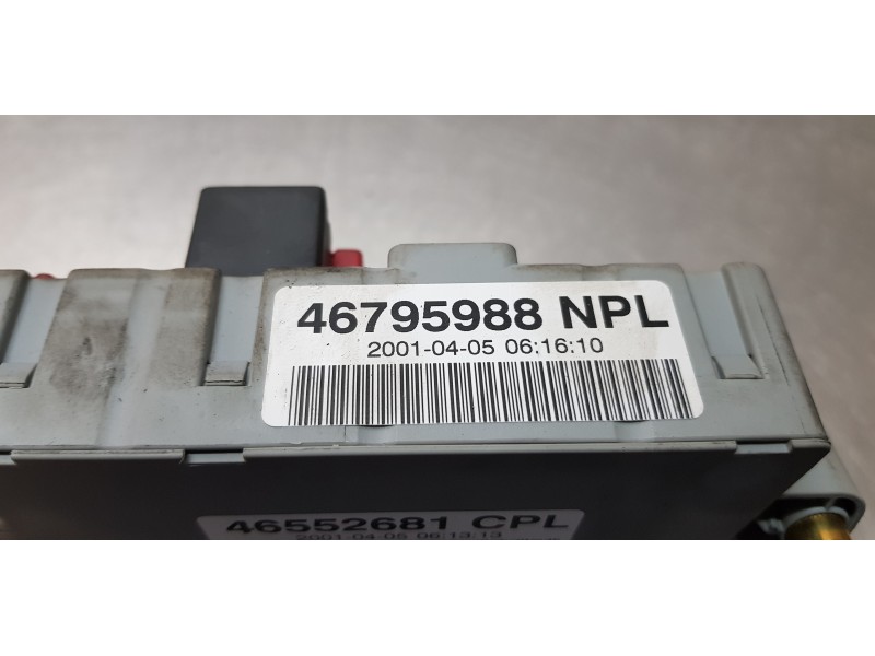 Recambio de caja reles / fusibles para fiat punto berlina (188) 1.2 8v active referencia OEM IAM 46552681  