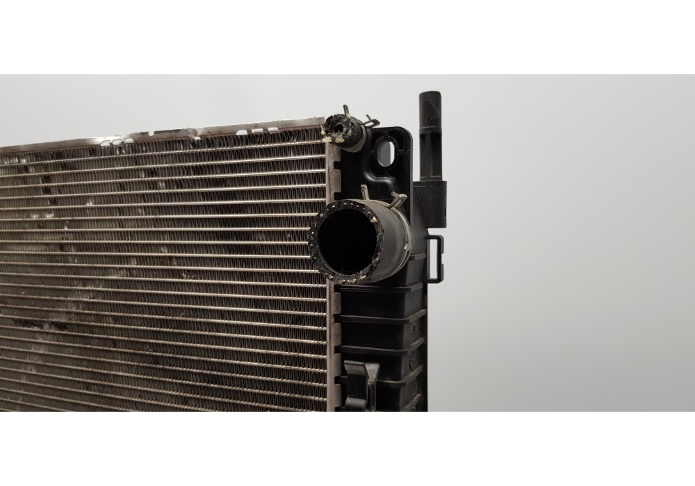 Recambio de radiador agua para land rover range rover sport v6 td se referencia OEM IAM PCC500560 7H328T000DA 