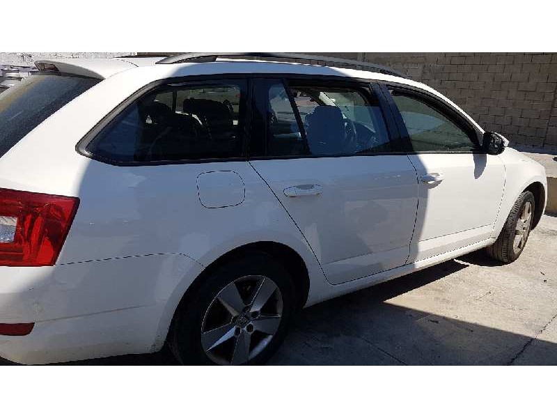 skoda octavia combi (5e5) del año 2015