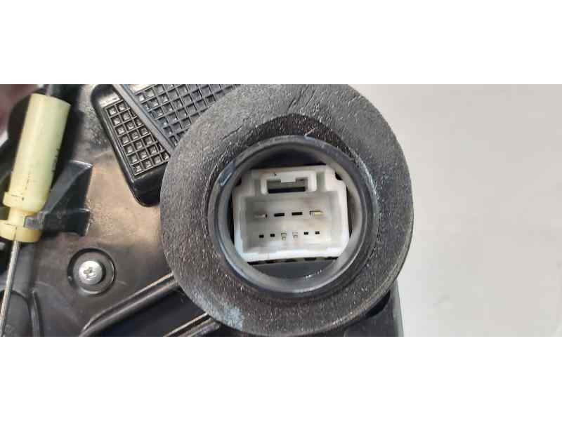 Recambio de cerradura puerta delantera derecha para toyota prius+ life referencia OEM IAM 6903060240   Recambio de cerradura puerta delantera derecha para toyota prius+ life referencia OEM IAM 6903060240