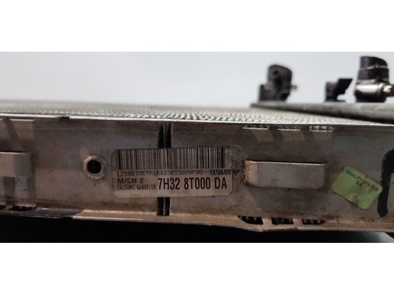 Recambio de radiador agua para land rover range rover sport v6 td se referencia OEM IAM PCC500560 7H328T000DA 