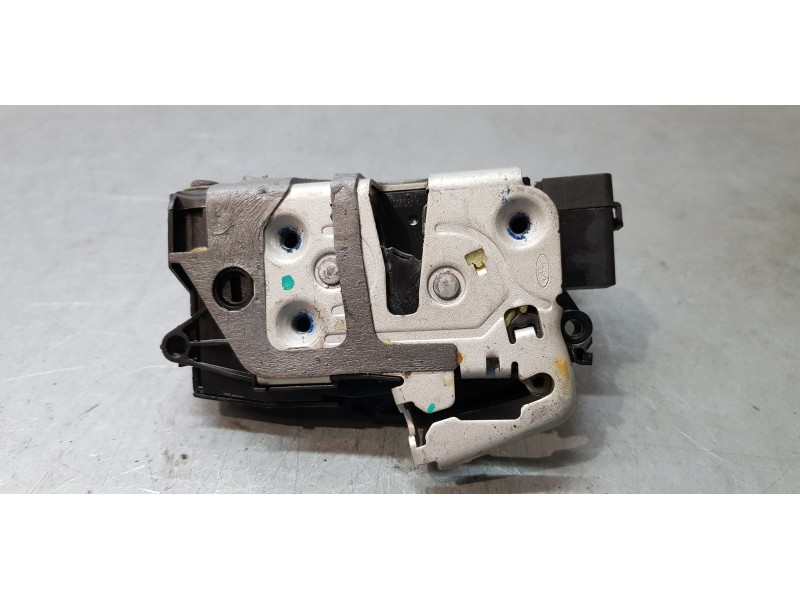Recambio de cerradura puerta trasera izquierda para ford ecosport trend referencia OEM IAM CN15A264A27DD  