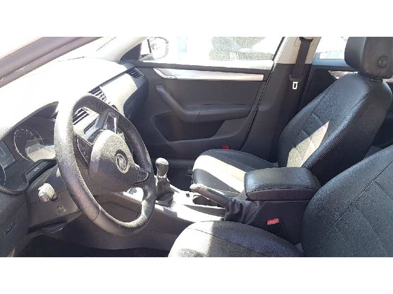 skoda octavia combi (5e5) del año 2015