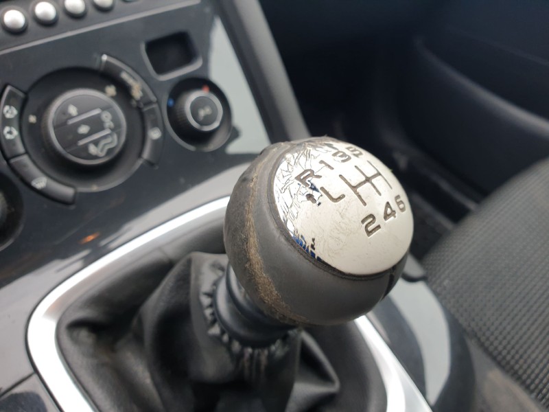 peugeot 5008 del año 2009