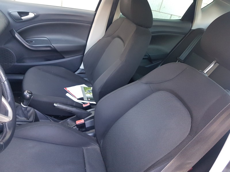 seat ibiza (6j5) del año 2009