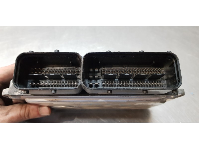 Recambio de centralita motor uce para volkswagen golf v berlina (1k1) highline referencia OEM IAM 03C906022AT  